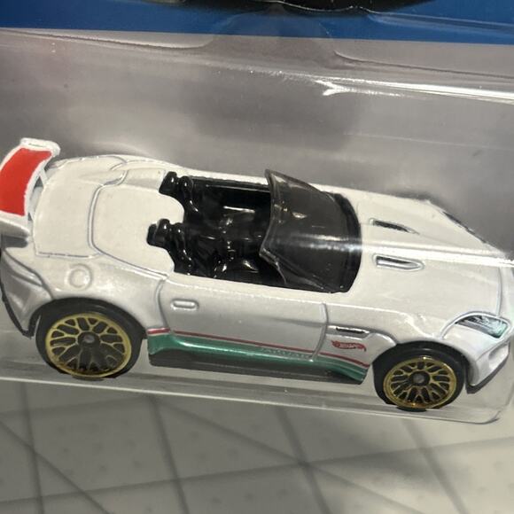 Hot Wheels '15 JAGUAR F-TYPE PROJECT 7 HW ROADSTERS 5/5 1:64 - Picture 6 of 7